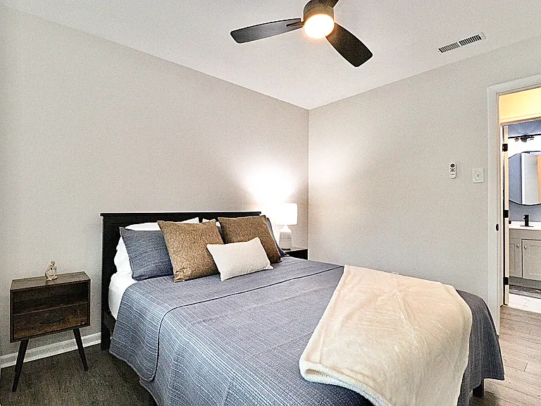 2402 Deborah Dr — Photo 6