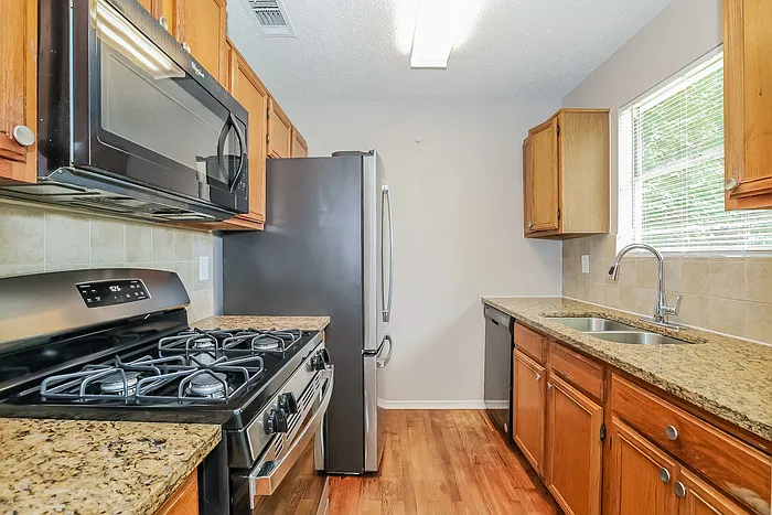 1504 Chelsea Downs Dr NE — Photo 7