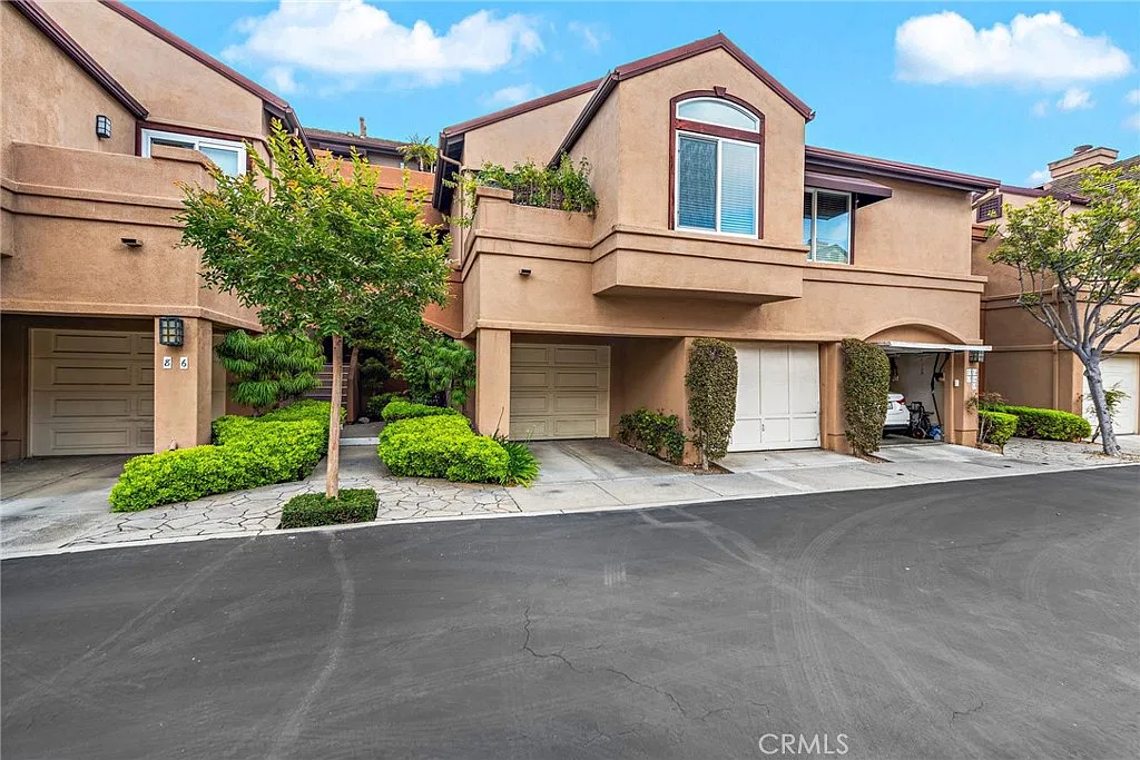 1 bed, 2.0 bath, 935 sqft, $3,100 — Photo 1