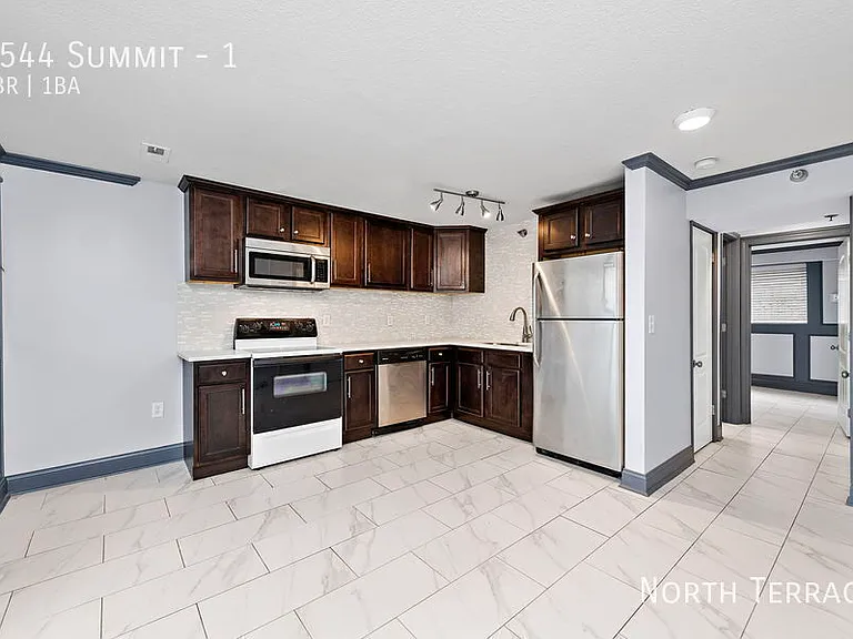 4544 Summit St #1 — Photo 1