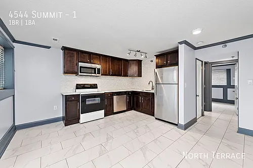 4544 Summit St Photo 1 4544 Summit St Photo 1