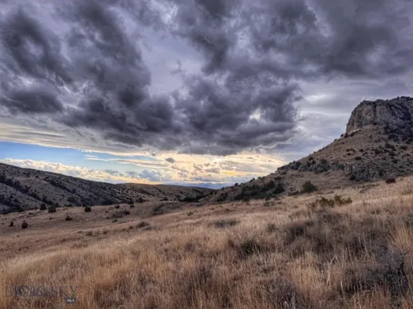 Trappers Rd, Manhattan, MT 59741