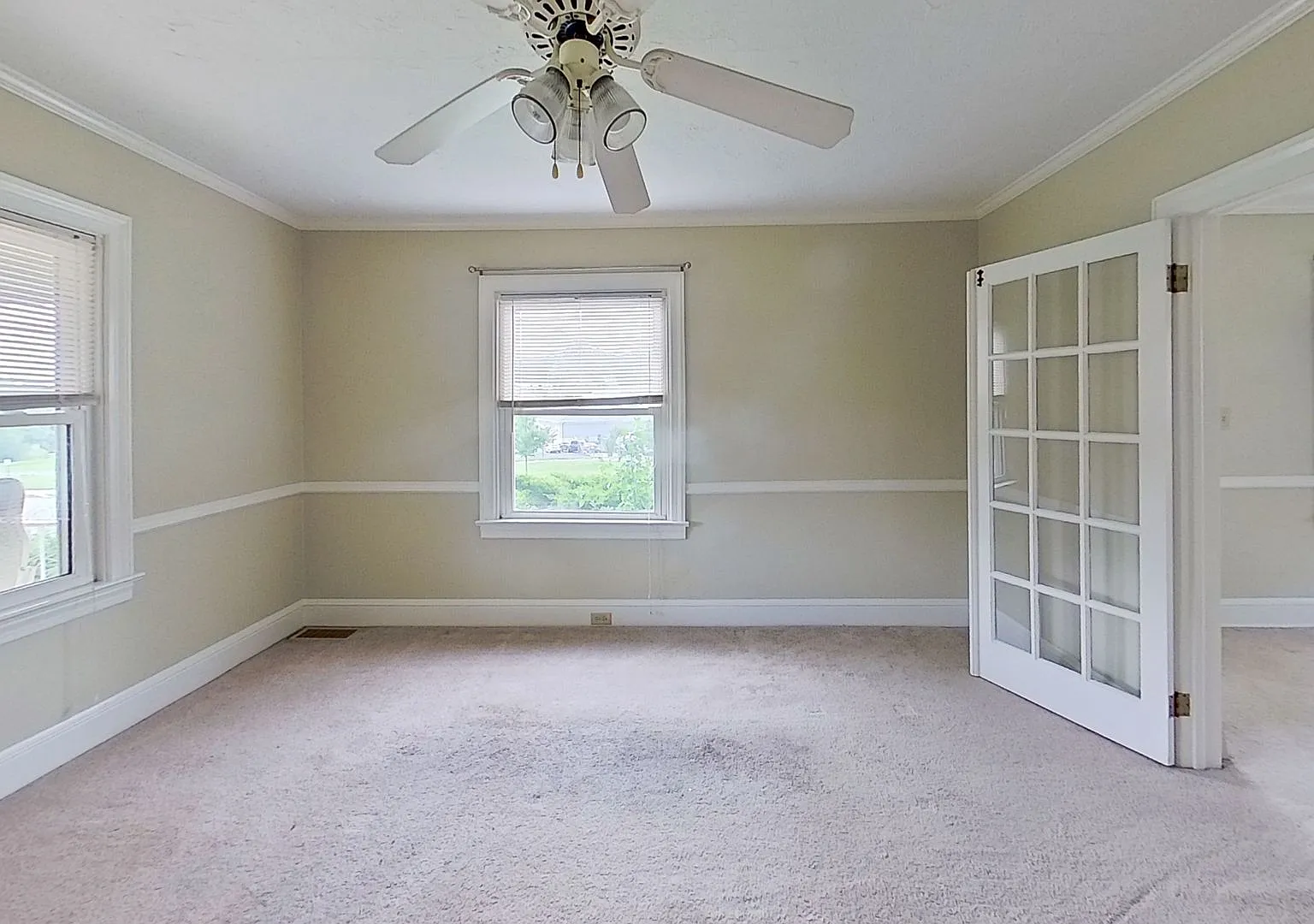 Single Family Home in Loganville/York Area — Photo 3