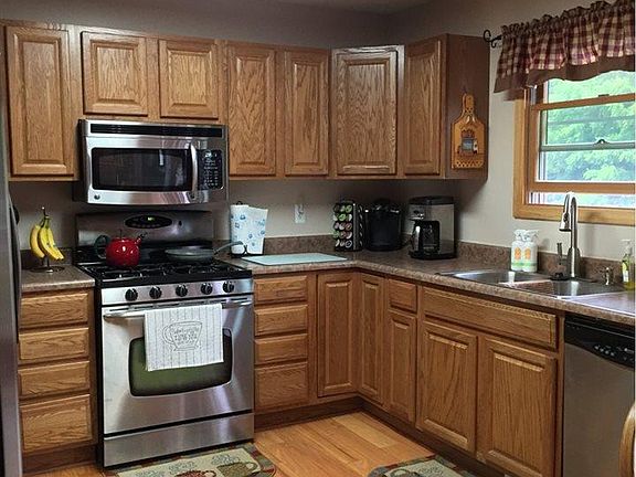 2nd image of 3148 Wexford Cir