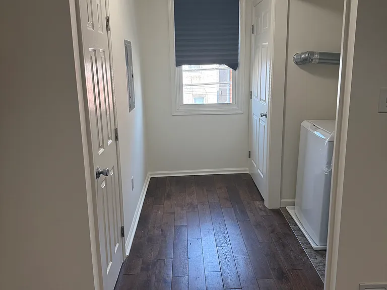 2301 E Albert St — Photo 6