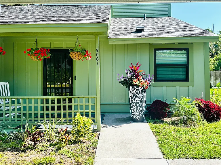 5061 Barrington Cir — Photo 4