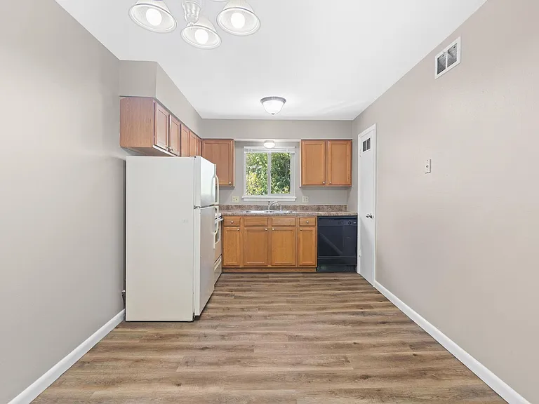 Brookview Apartments — Photo 13