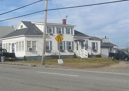 2nd image of 252 Sandwich Rd