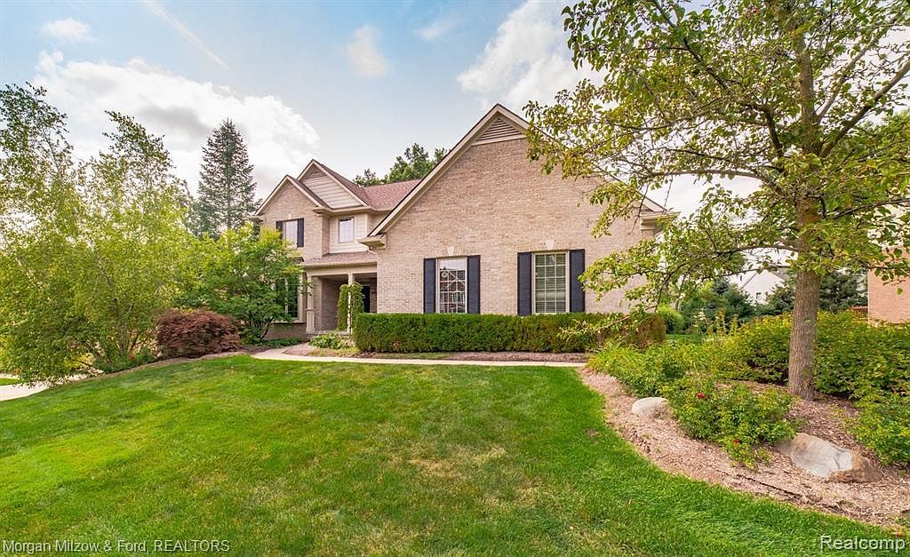 8308 Brookstone Ln Clarkston MI 48348 Zillow