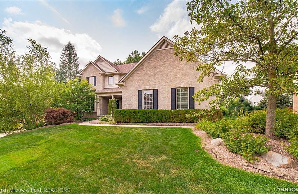 8308 Brookstone Ln Clarkston MI 48348 Zillow