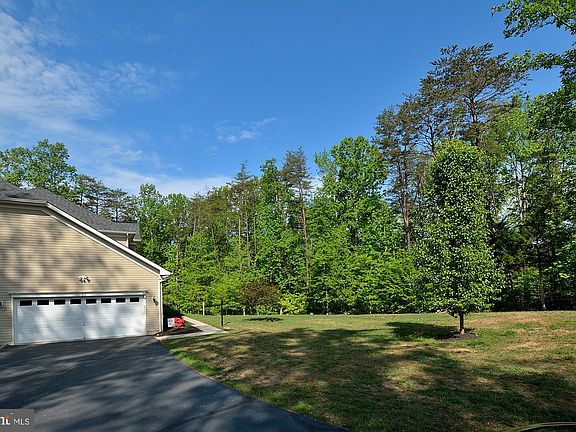 3rd image of 53 Janney Ln