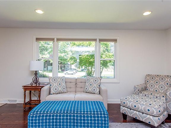 5th image of 20685 Chestnut Dr
