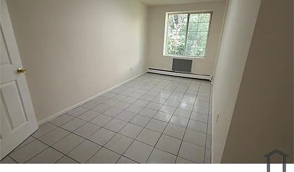 2 bed, $2,400 — Photo 2