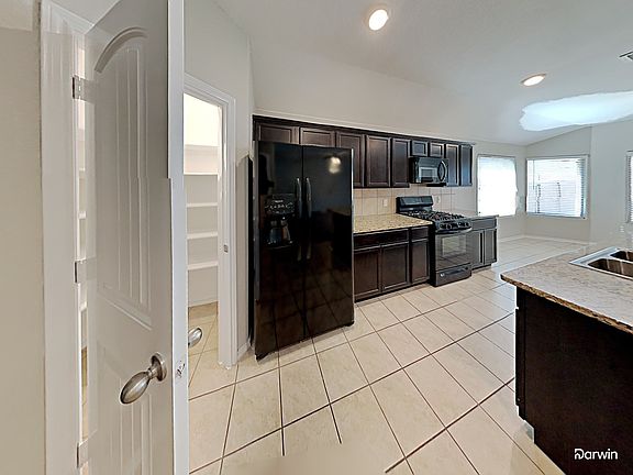 5th image of 7948 Mosspark Ln