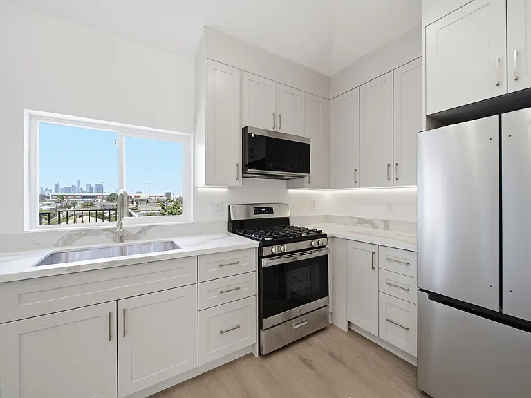 439 S Evergreen Ave #443 — Photo 18
