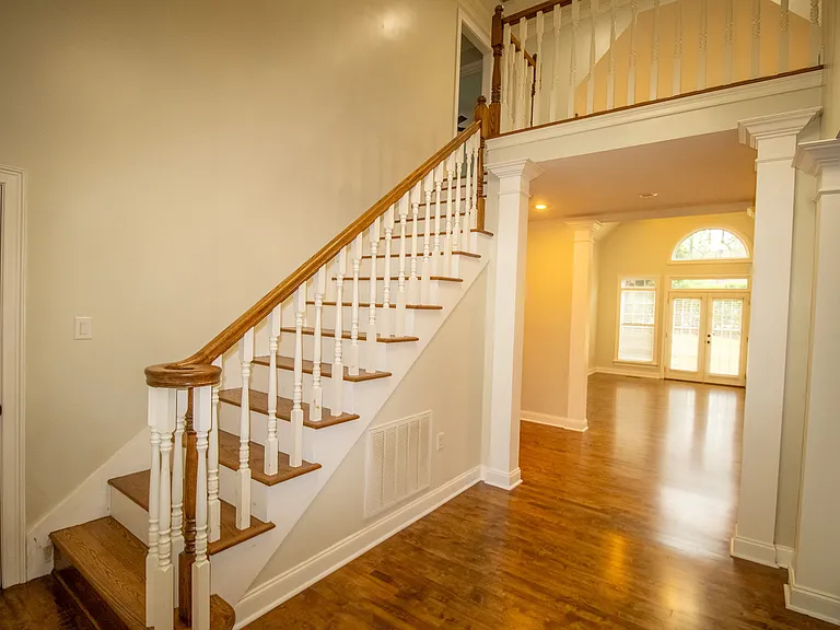 906 Monarch Cir — Photo 31
