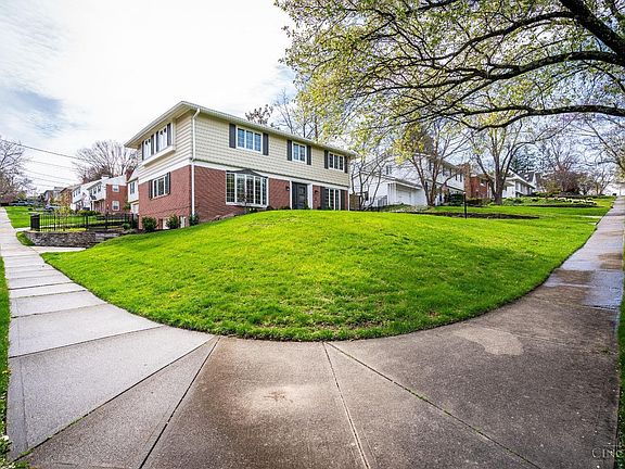 3rd image of 2973 Pineridge Ave