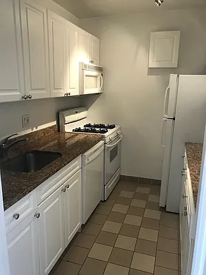 Rented by Hampshire Assets LLC | media 10