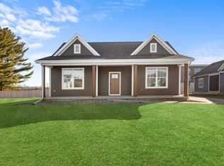 748 Kennedy St, Sauk City, WI 53583