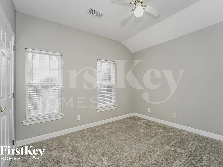 1240 Blackstone Ct NW — Photo 12