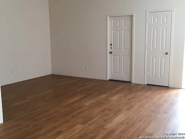 6304 Green Top Dr — Photo 4