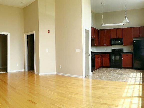 Hopewell Lofts Apartments In Hopewell Va Zillow [ 432 x 576 Pixel ]