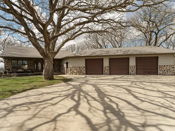 1397 Soppa Dr, Saint Charles, MN 55972