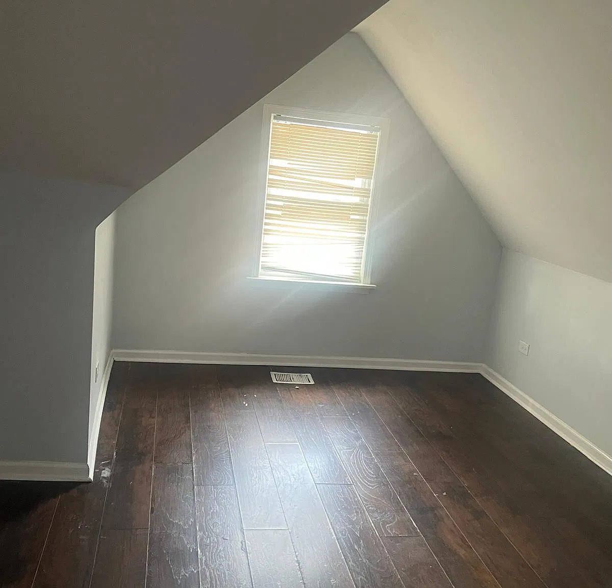 4 bed, 1326 sqft, $2,200 — Photo 3