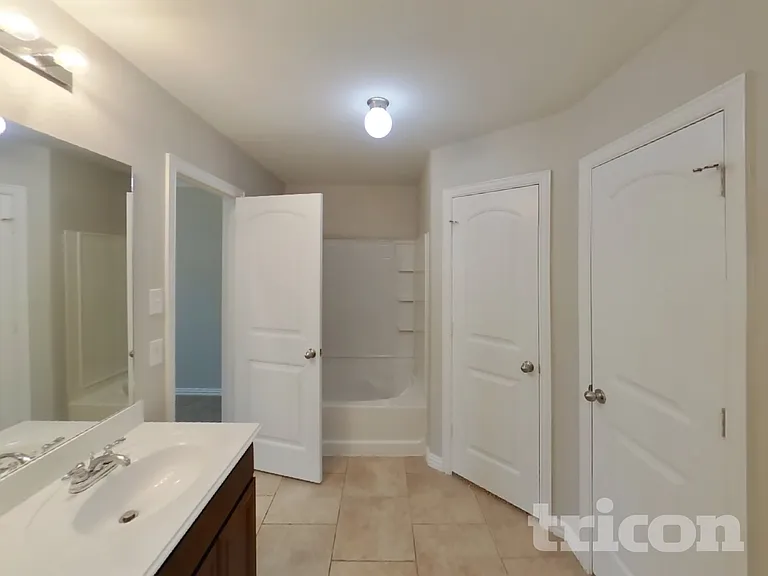 429 Park Meadows Dr — Photo 9