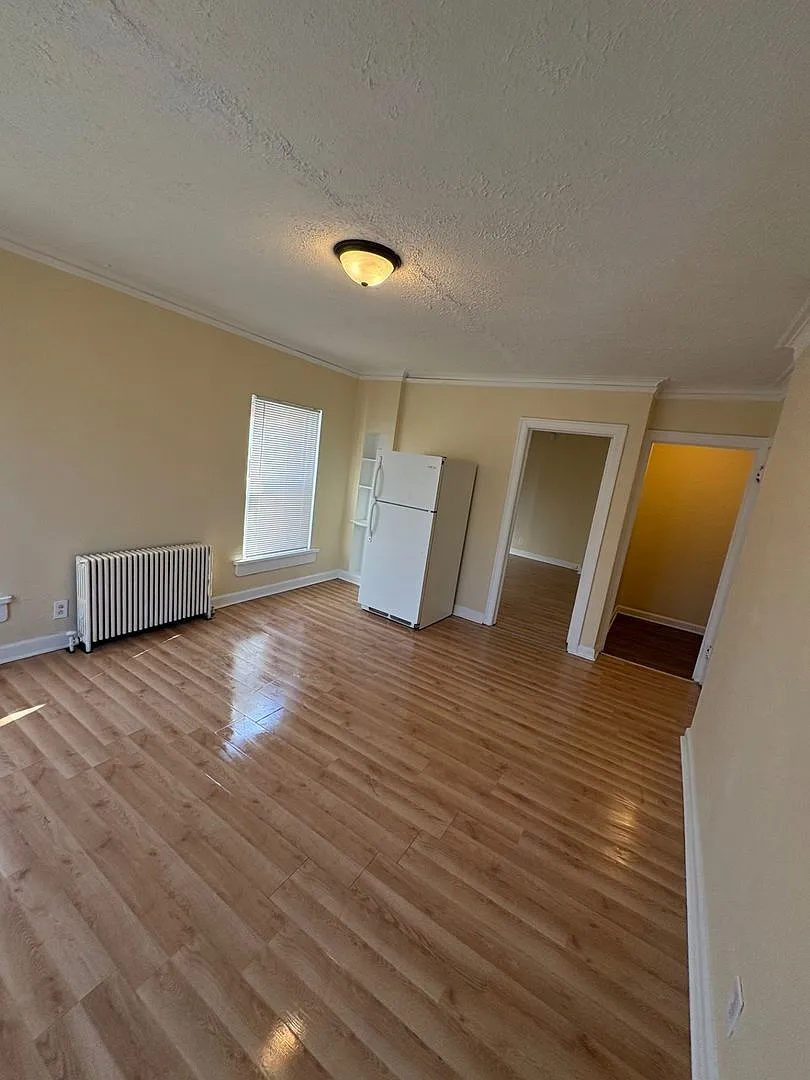 2130 Auburn St — Photo 2