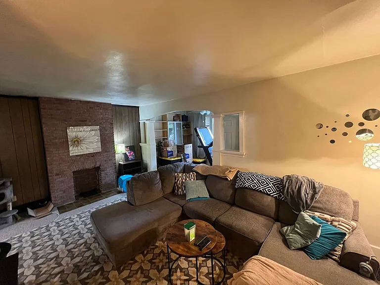 1547 McFarland Rd — Photo 4