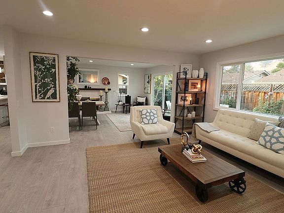 4th image of 6258 Lillian Way