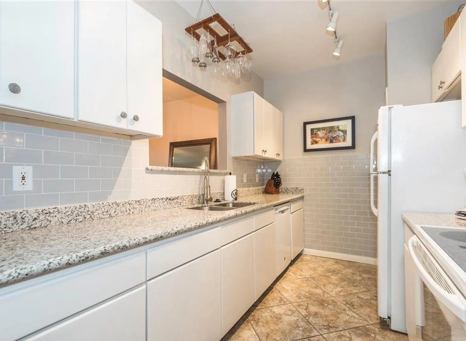 2 bed, 2.5 bath, 1600 sqft, $2,100 — Photo 1