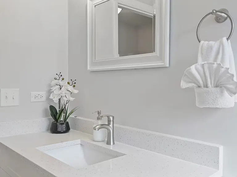 2115 N Elizabeth Dr — Photo 30