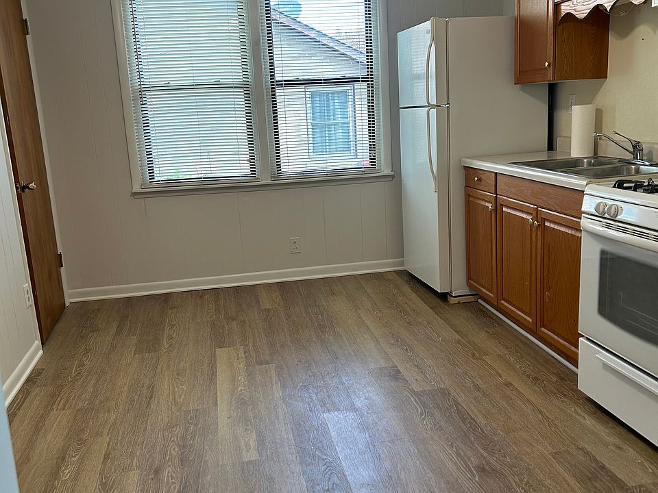 1st image of 118 Church St APT 3