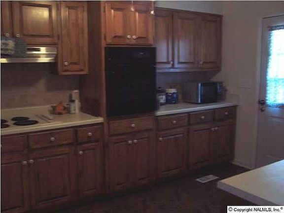 3rd image of 210 Dogwood Dr