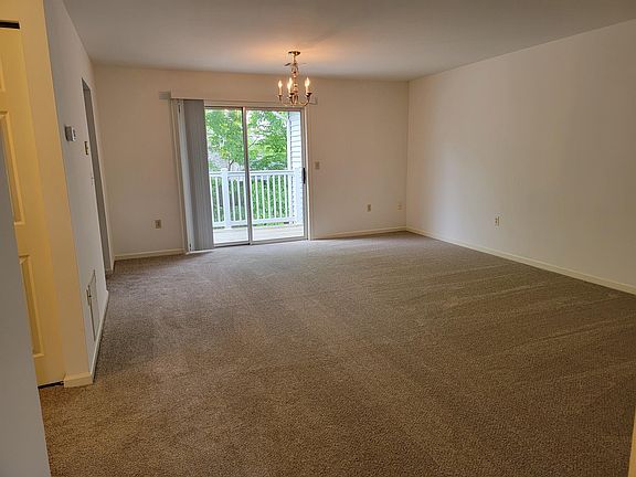 3rd image of 52 Hilldale Dr