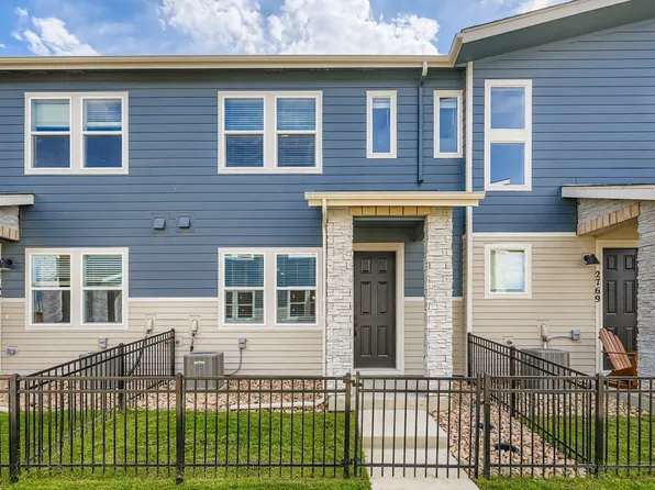 2775 Bear Springs Cir, Longmont, CO 80503