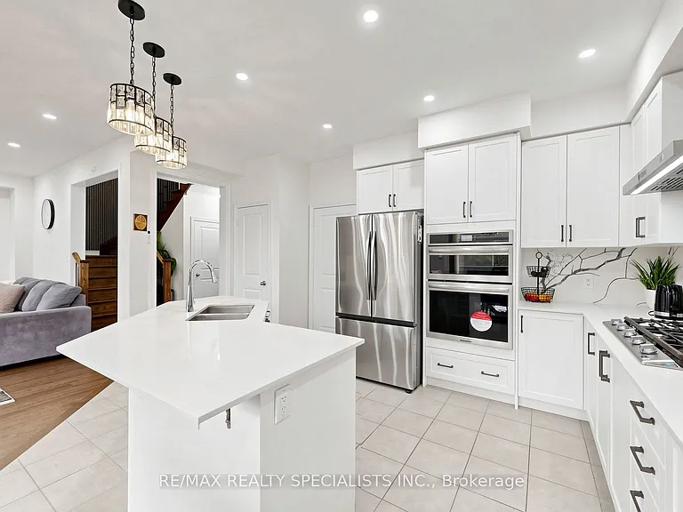 250 Chippewa Ave — Photo 16