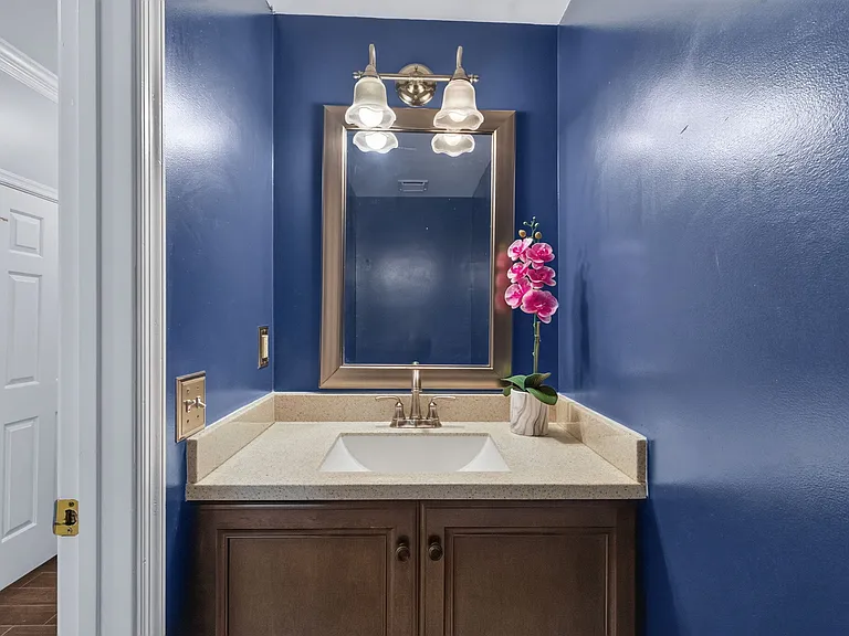898 Gunston Ct — Photo 16