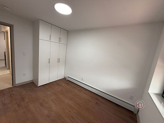 4th image of 2851 Buhre Ave Floor 1