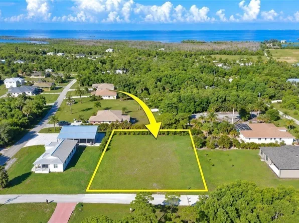 8715 Yukon Ct, Saint James City, FL 33956