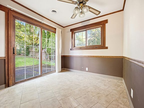 4th image of 404 Crystal Lake Rd