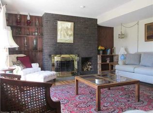 12 Clubhouse Dr, Woodbury, CT 06798