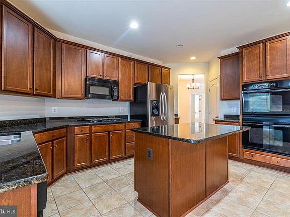 2nd image of 42424 Great Heron Sq
