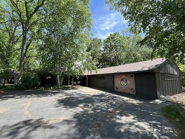 1st image of 525 S 4th STREET E E