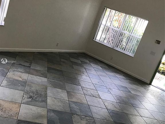 4th image of 716 Juniper Ln