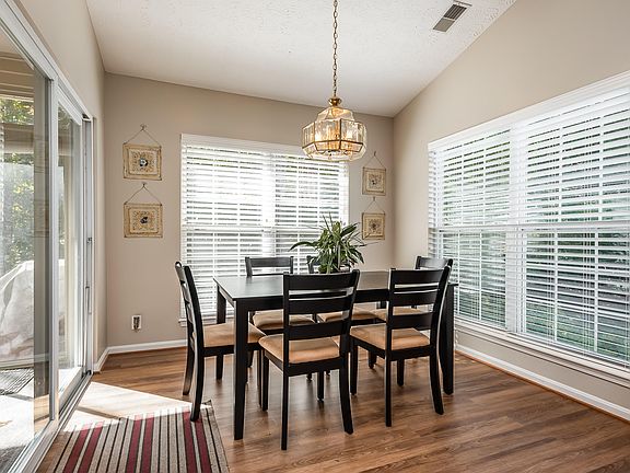 5th image of 14014 Waters Edge Dr #14014