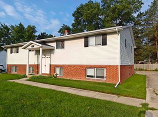 146 S 6th St APT 2, Freeland, MI 48623