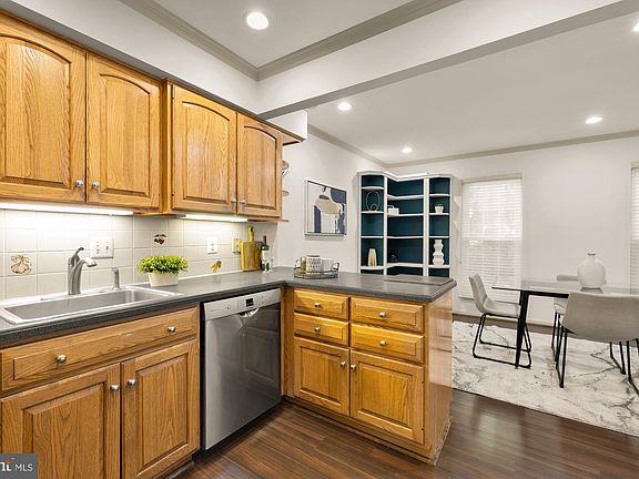 5th image of 9956 Hemlock Woods Ln